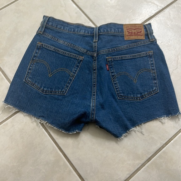 Womens Levi 501 Jean Short, W28 - Picture 3 of 4